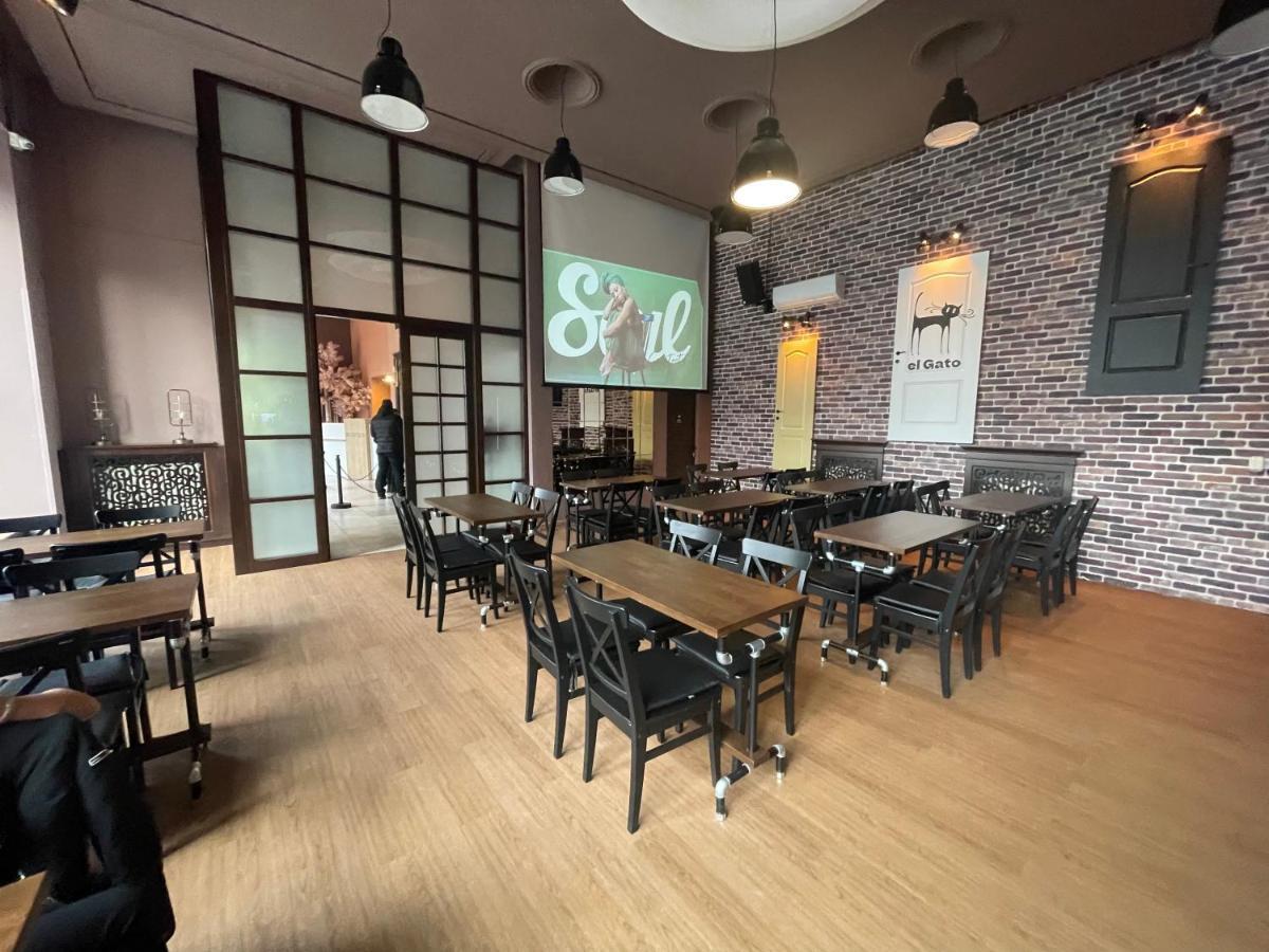 Hotel Continental City Center Yaş Dış mekan fotoğraf