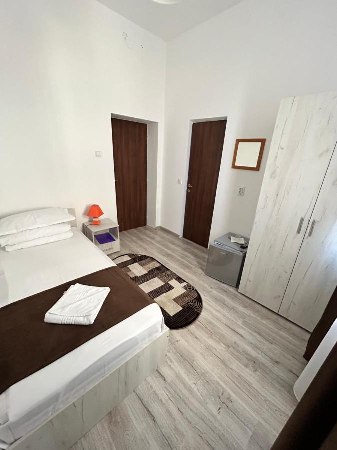 Hotel Continental City Center Yaş Dış mekan fotoğraf