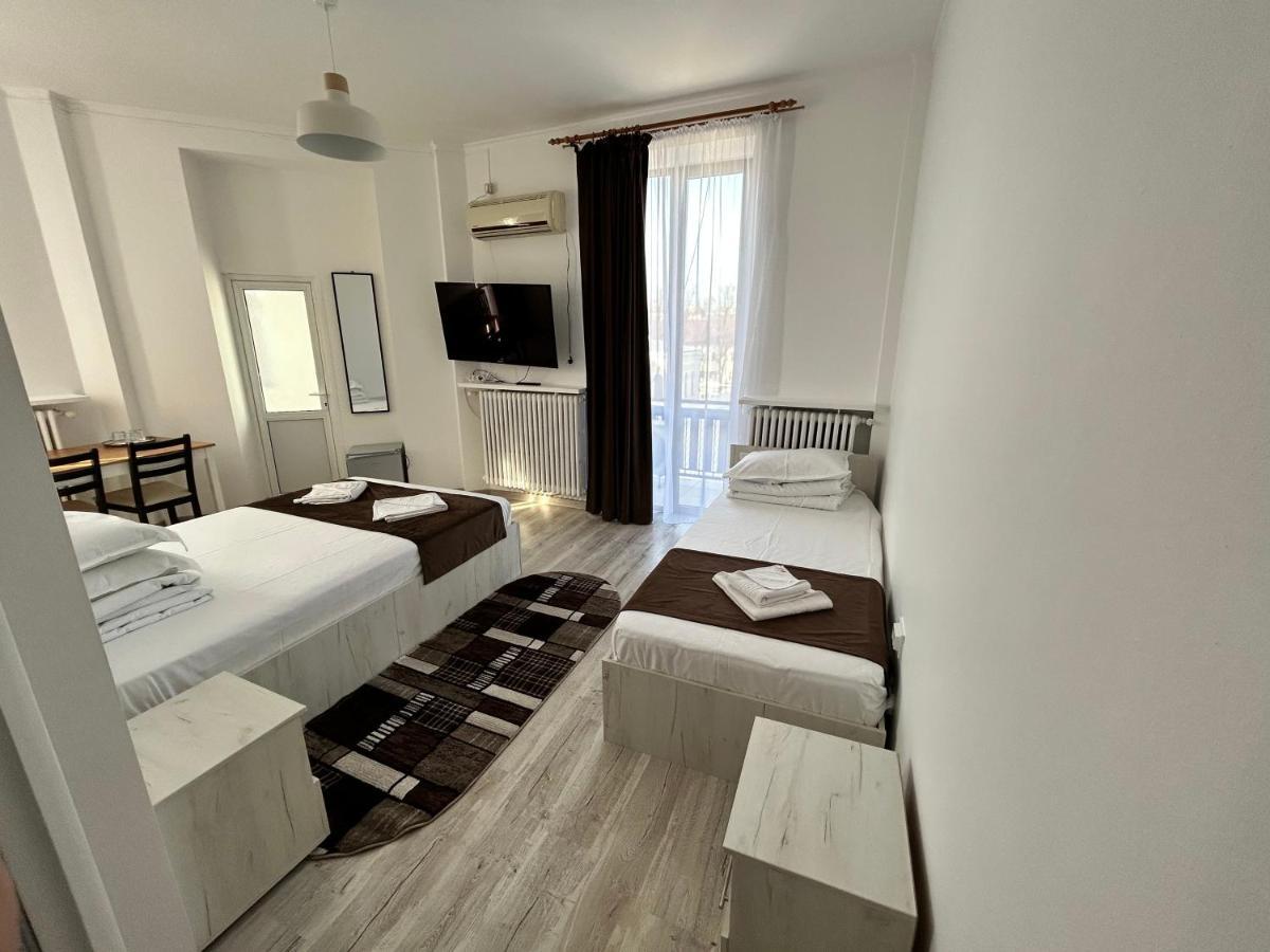 Hotel Continental City Center Yaş Dış mekan fotoğraf