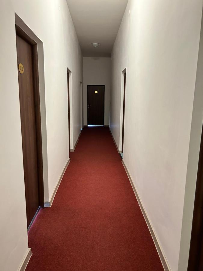 Hotel Continental City Center Yaş Dış mekan fotoğraf