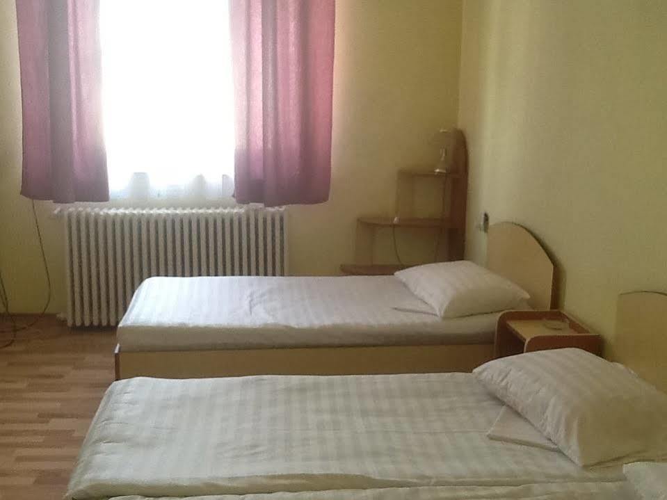 Hotel Continental City Center Yaş Dış mekan fotoğraf
