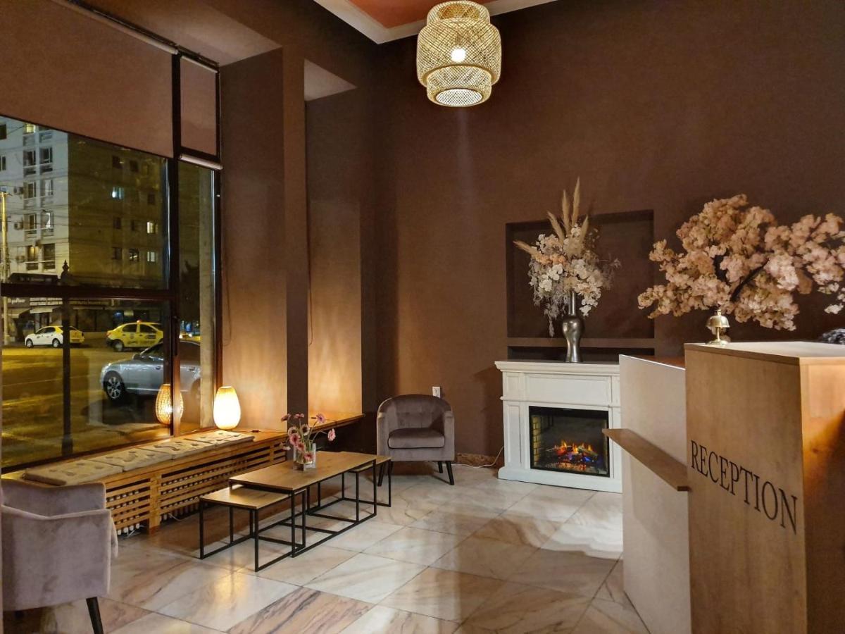 Hotel Continental City Center Yaş Dış mekan fotoğraf