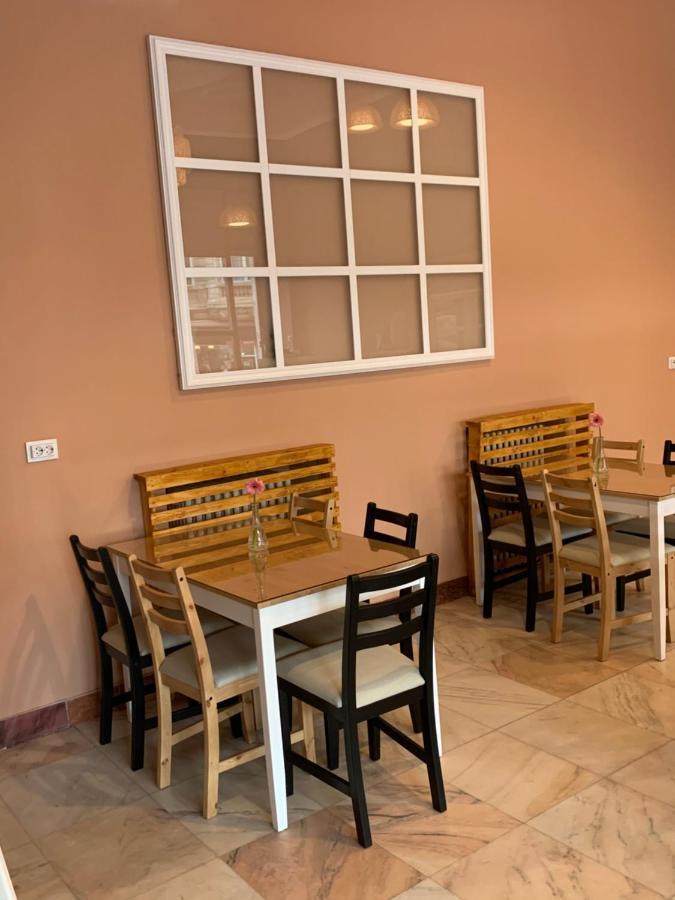 Hotel Continental City Center Yaş Dış mekan fotoğraf